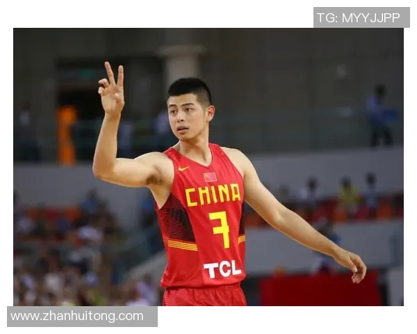 方硕在篮球赛场上的崛起与挑战分析，探索他的职业生涯与未来发展方向