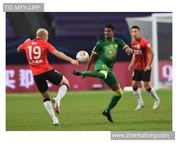 上海绿地迎战重庆球队全力争胜期待精彩对决与球迷共庆足球盛宴 上海绿地迎战重庆球队全力争胜期待精彩对决与球迷共庆足球盛宴